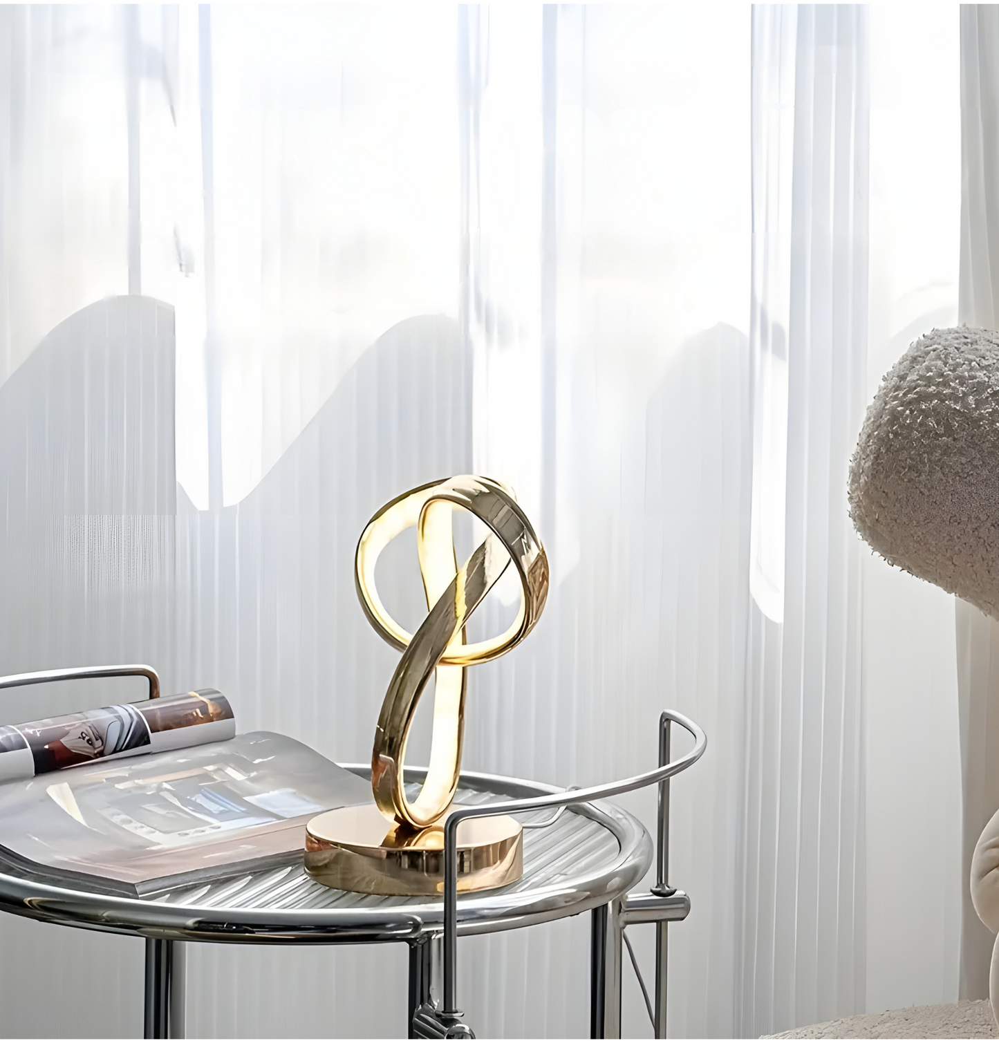 Elegante Tischlampe Gold aus Metall | LuxeGlow