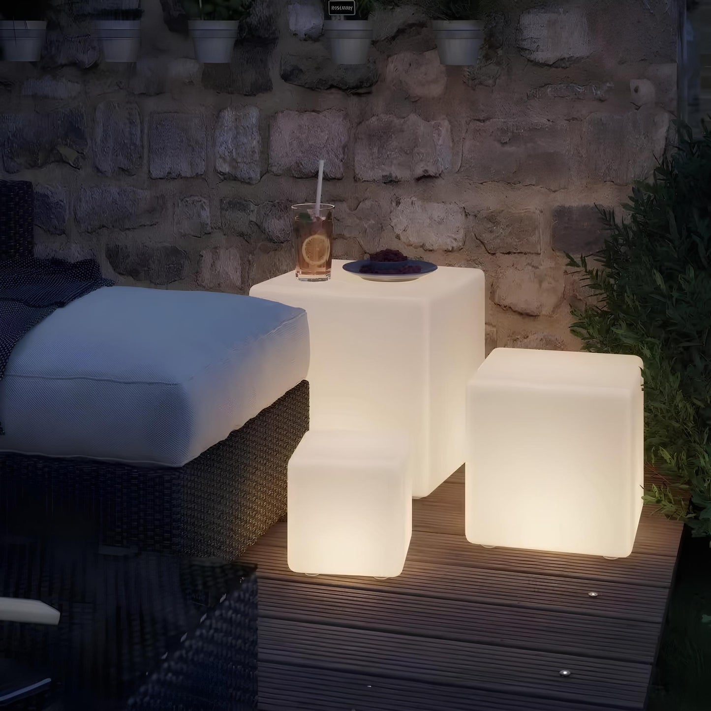 Lampe Cube Außen LED – Modernes Wiederaufladbares Licht mit Fernbedienung