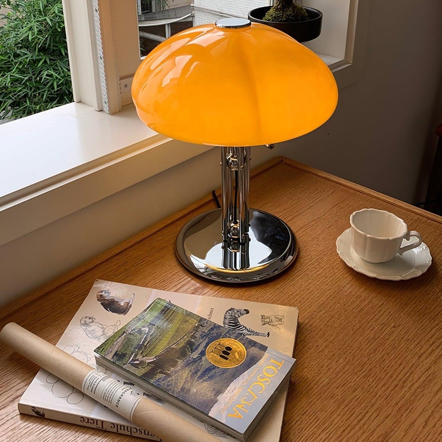 Tischlampe Pilz Bauhaus – Modernes Design mit Amberglas-Schirm