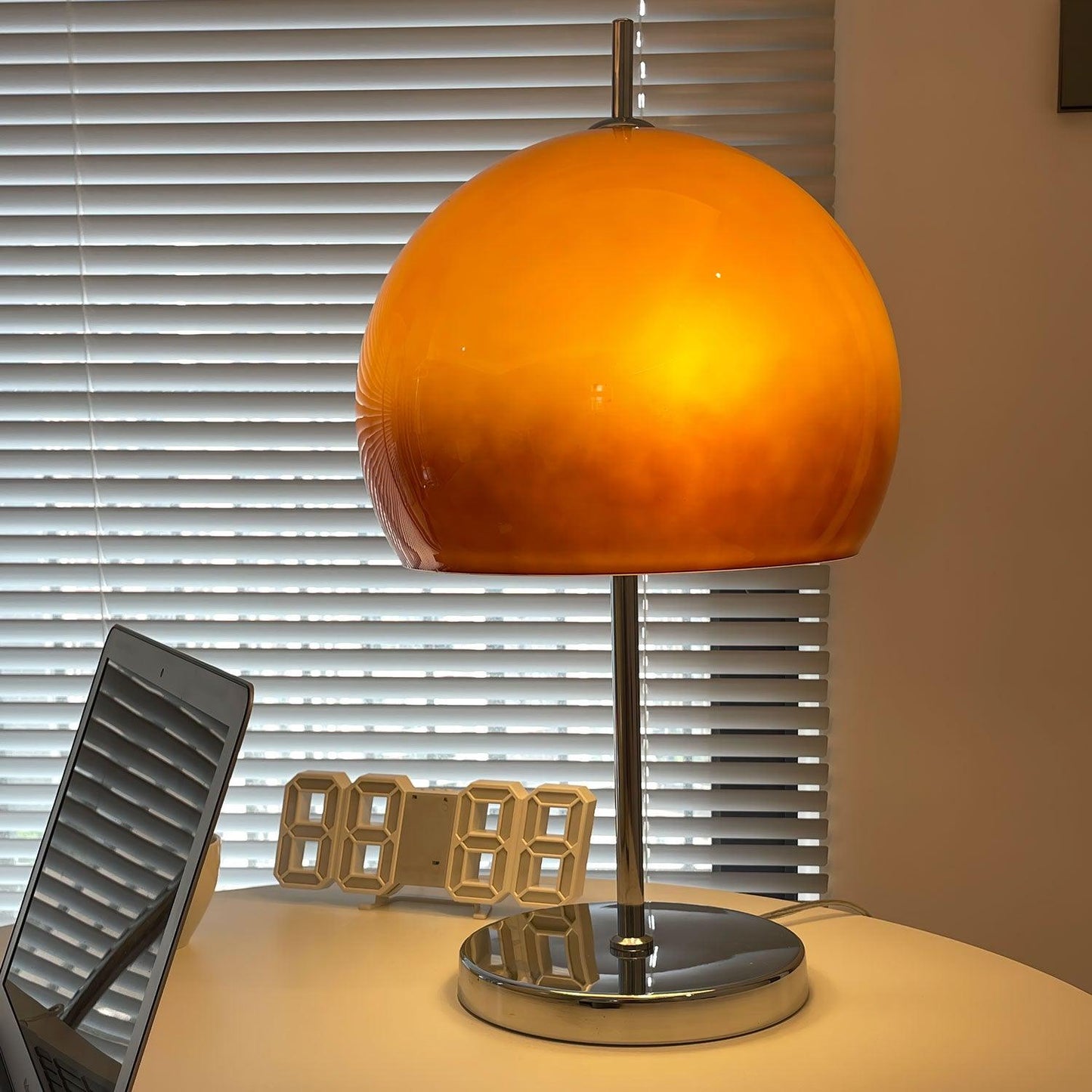 Tischlampe Pilz Bauhaus – Modernes Design mit Amberglas-Schirm