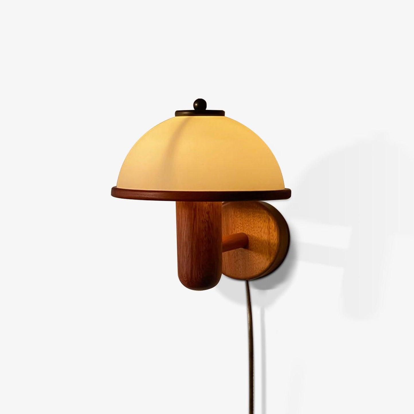 Wandlampe Pilz aus Holz – Elegante Eichenlampe mit weißem Lampenschirm
