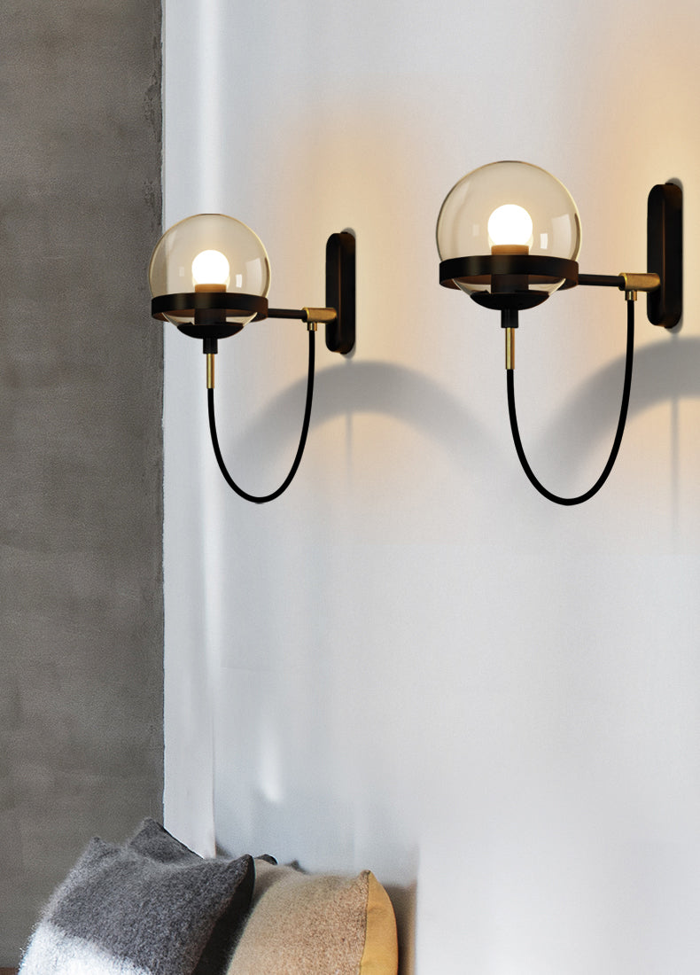 Wandlampe – Elegantes Design mit Glasglobus – Hardwired Installation