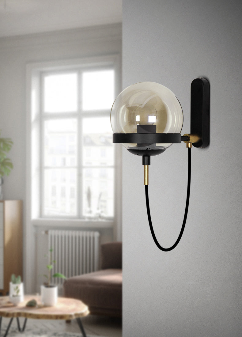 Wandlampe – Elegantes Design mit Glasglobus – Hardwired Installation