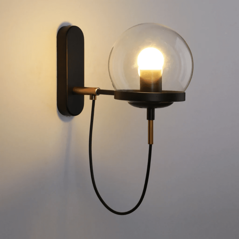 Wandlampe – Elegantes Design mit Glasglobus – Hardwired Installation