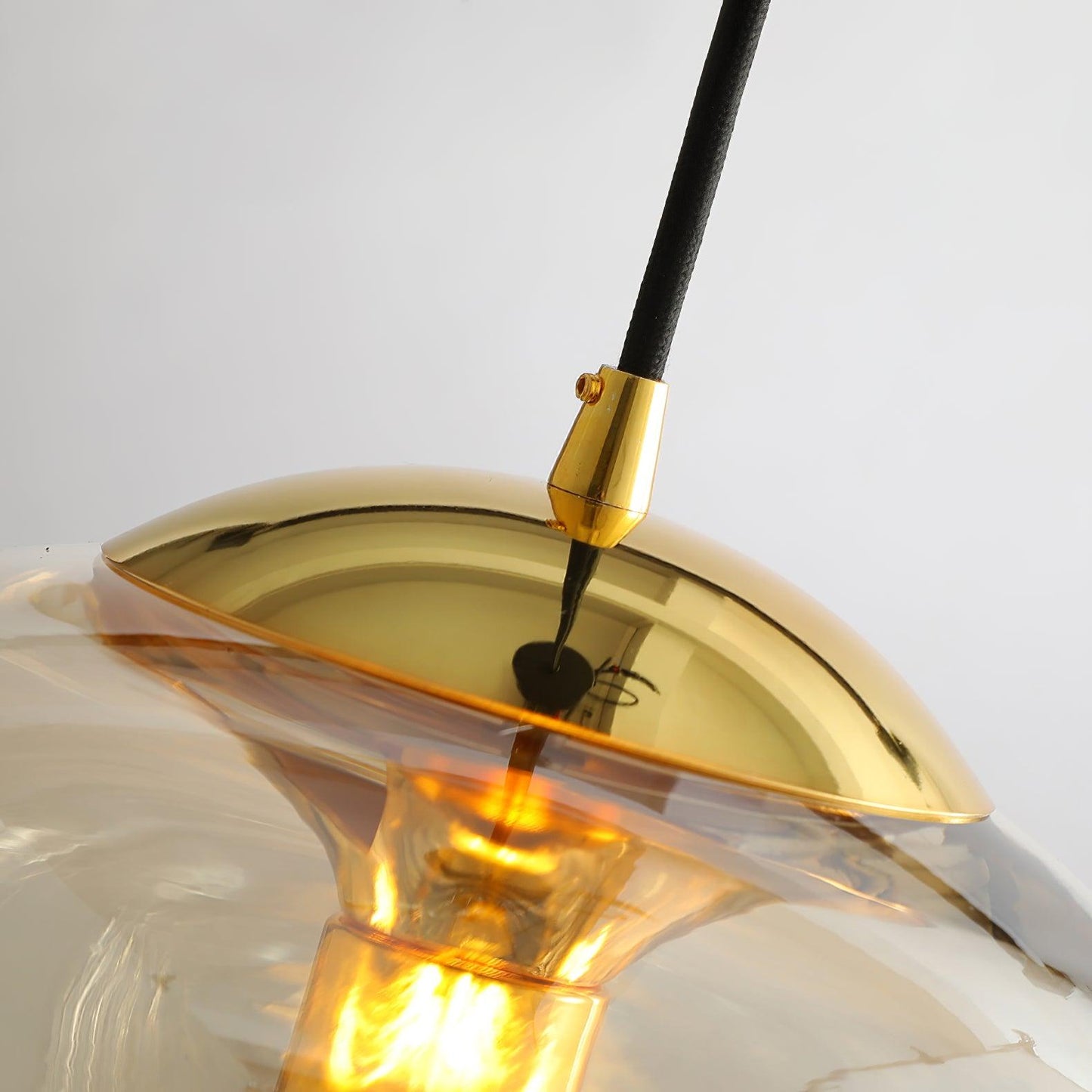 Garduru Pendelleuchte – Elegante von der Natur inspirierte LED-Deckenleuchte