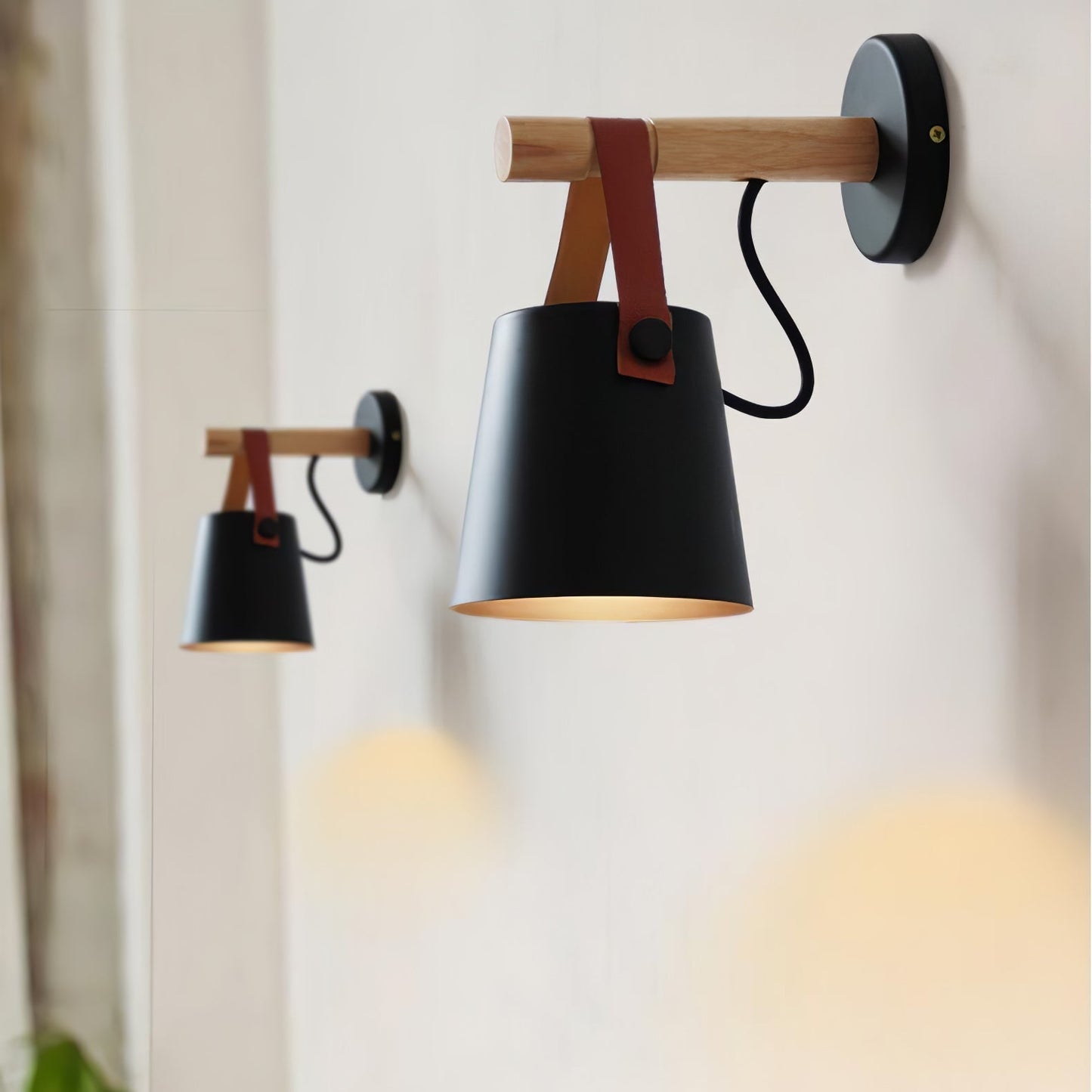 Skandinavische Wandleuchte aus Holz und Leder – Elegantes Design mit effizientem LED-Licht
