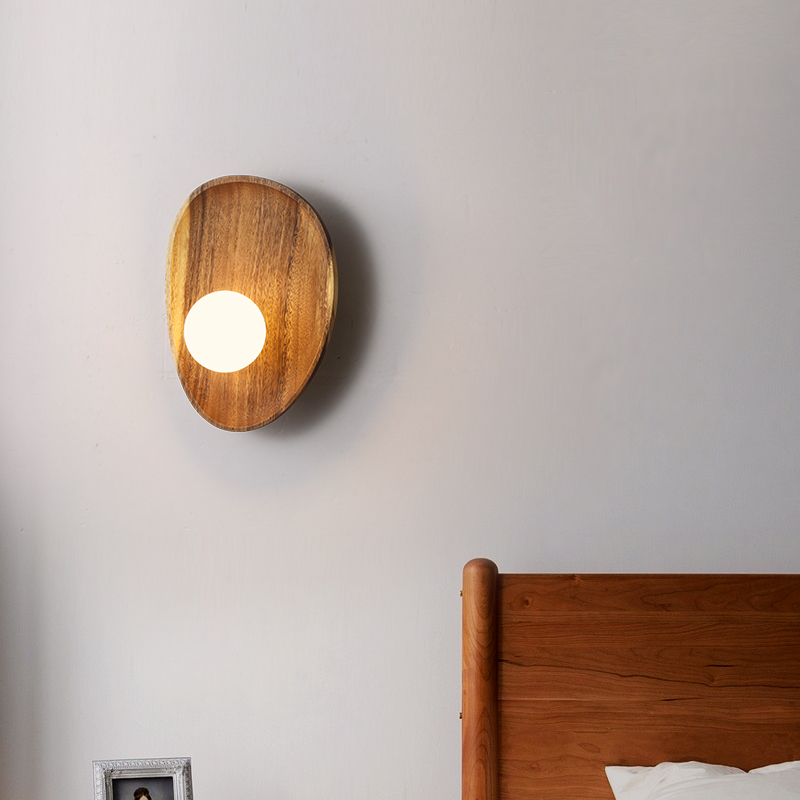 Wandleuchte aus Naturholz – Modernes Design und organische Wärme
