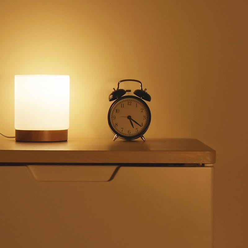 LichtKreis - Elegante Mini-Tischleuchte mit Touch-Funktion für Rundum-Beleuchtung beim Lesen und Nachts