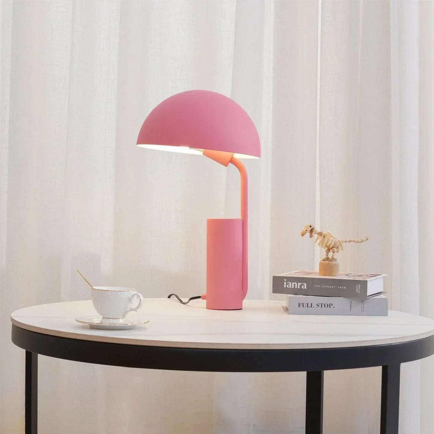 Cap Tischlampe – modernes geometrisches Design mit verstellbarem Schirm