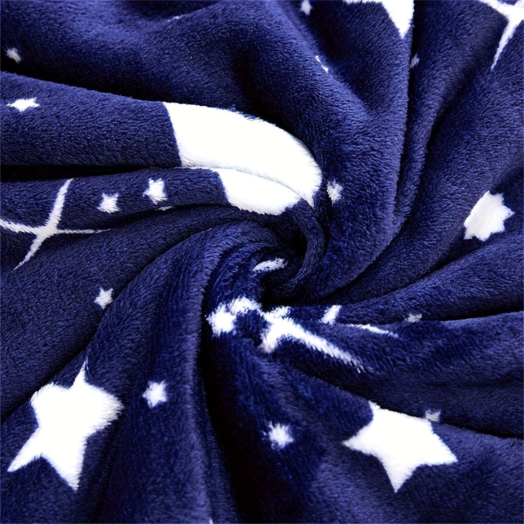 Fleece-Decke in Sternenblau für gemütlichen Wohn- und Büroskomfort