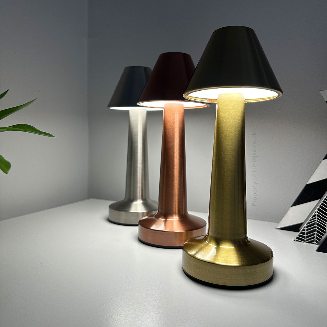 Ambient Oblique Moderne Kabellose Tischlampe – Einstellbare Lichtmodi & USB-aufladbar