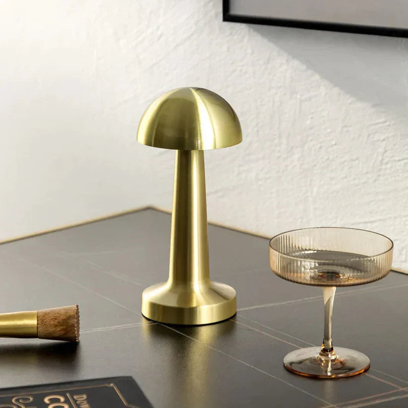 LuxGlow Tischlampe – Eleganz und Funktionalität für Ihre Räume