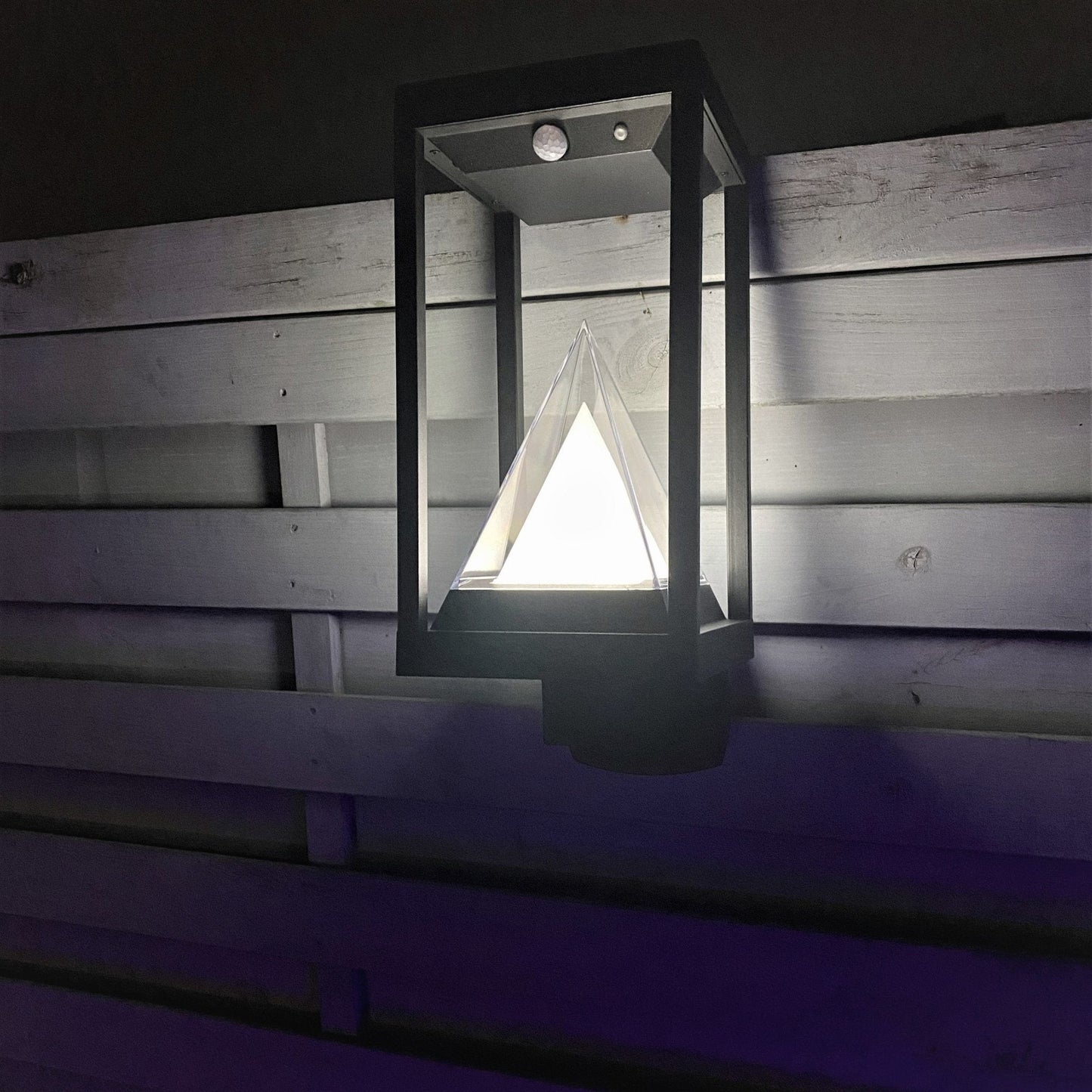 Solar-Wandleuchte für den Außenbereich mit Bewegungsmelder und 600 Lumen Lichtausgang