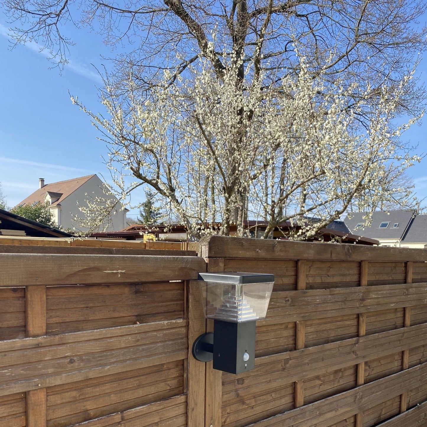 Solar-Außenlampe mit Bewegungsmelder und 3 Beleuchtungsmodi