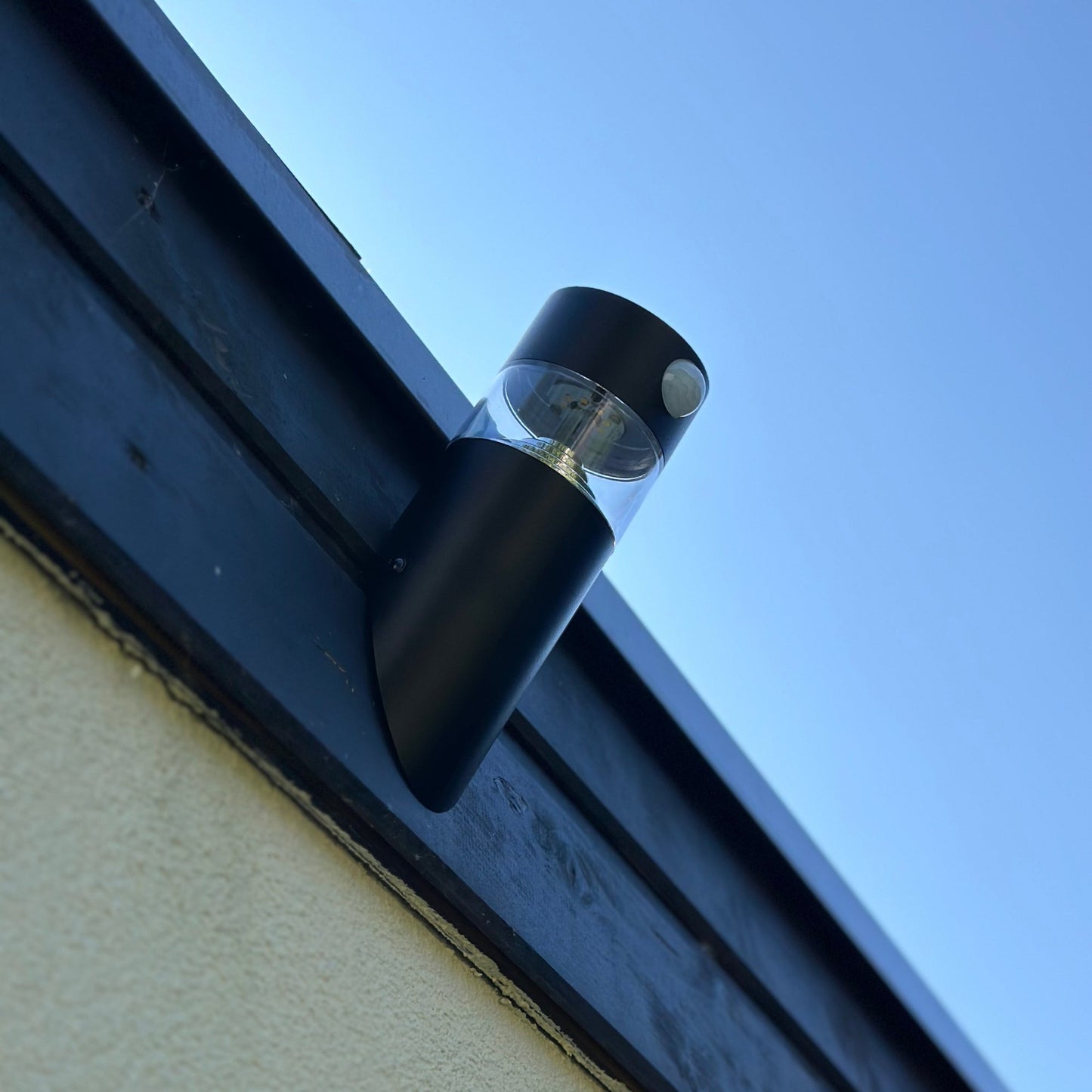 Solarenergie Wandlampe Außen mit Bewegungsmelder für Sicherheit und Beleuchtung