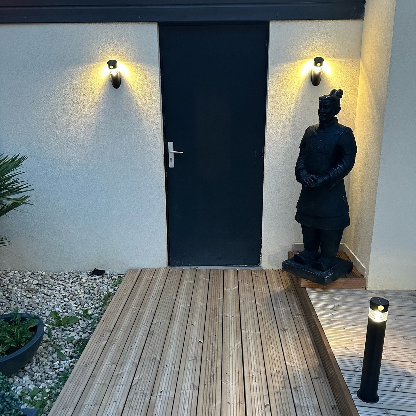 Solarenergie Wandlampe Außen mit Bewegungsmelder für Sicherheit und Beleuchtung