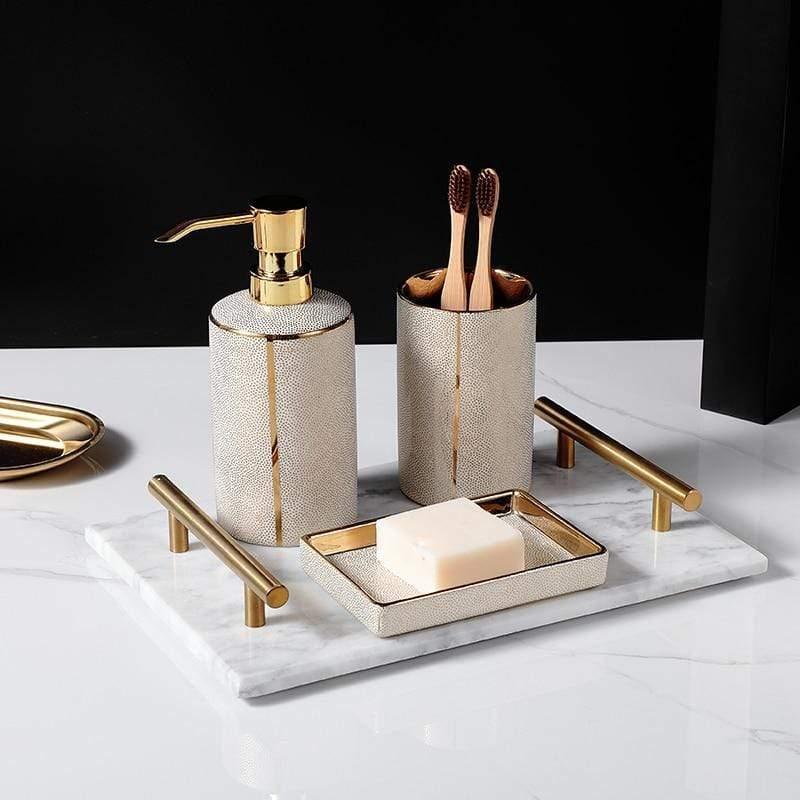 LuxeBain – Elegantes Keramik-Badset mit goldenen Akzenten
