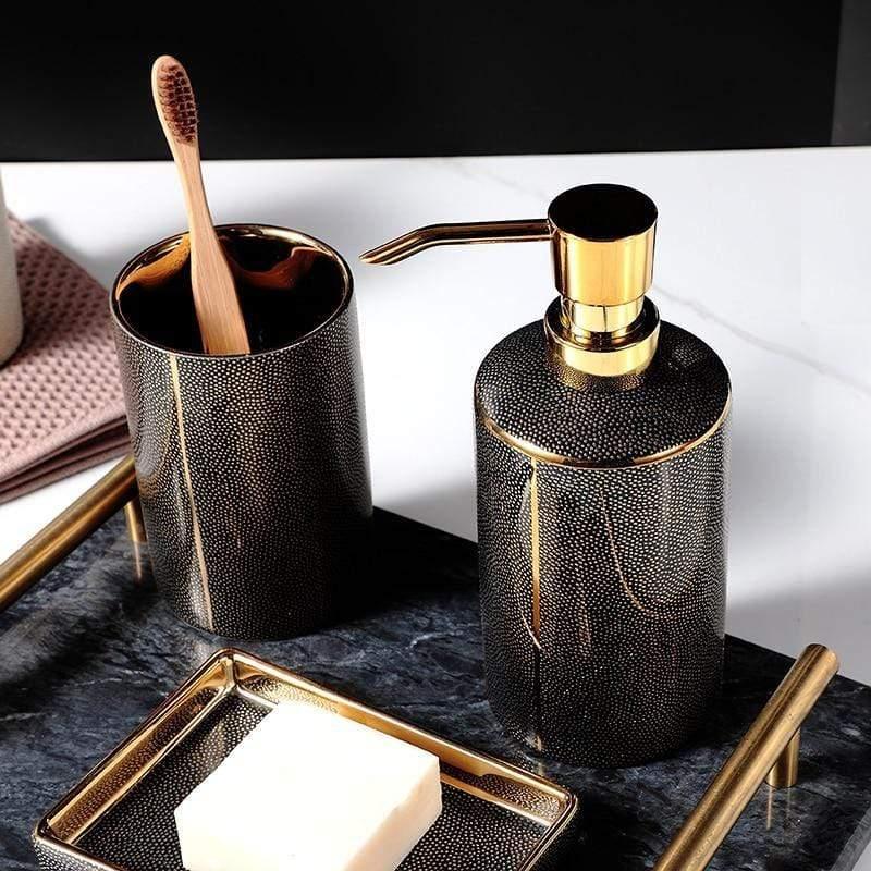 LuxeBain – Elegantes Keramik-Badset mit goldenen Akzenten