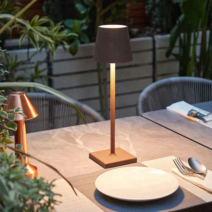 Drahtlose LED-Tischlampe für das Home Office - Elegantes Design & Ambiente