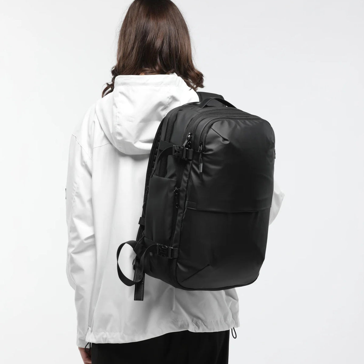 AeroPack | Leichter Reise-Rucksack mit Luftkompression
