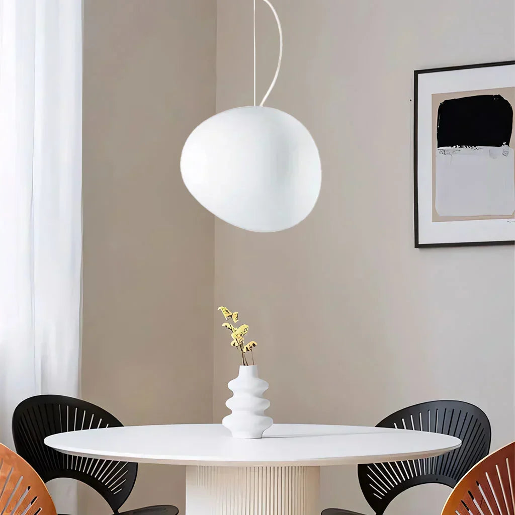 Garduru-förmige Pendelleuchte – Minimalistische Milchglas-Deckenlampe