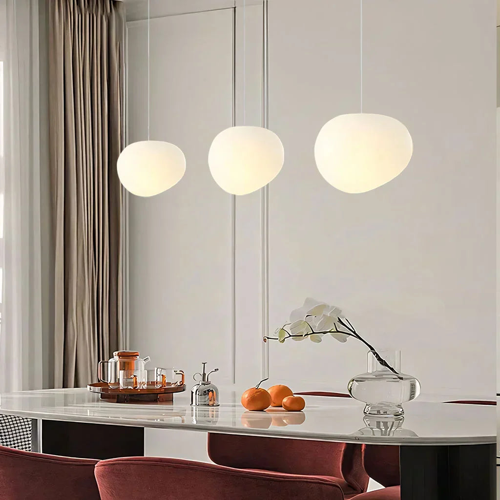 Garduru-förmige Pendelleuchte – Minimalistische Milchglas-Deckenlampe