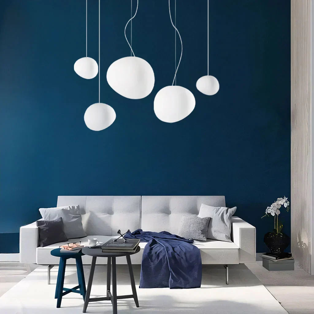 Garduru-förmige Pendelleuchte – Minimalistische Milchglas-Deckenlampe