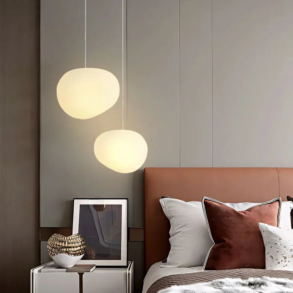 Garduru-förmige Pendelleuchte – Minimalistische Milchglas-Deckenlampe