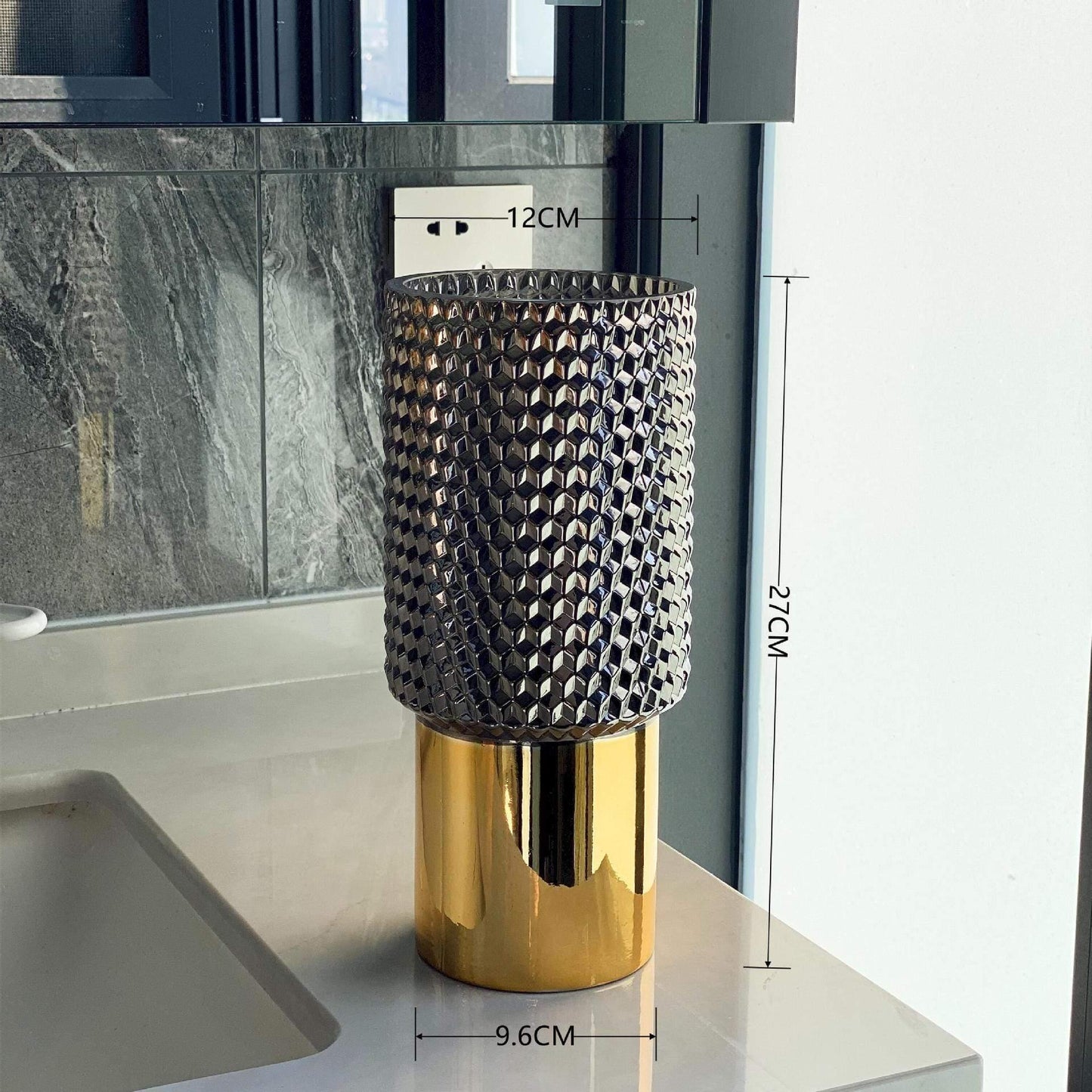 Garduru – Minimalistische Keramikvase für moderne Eleganz