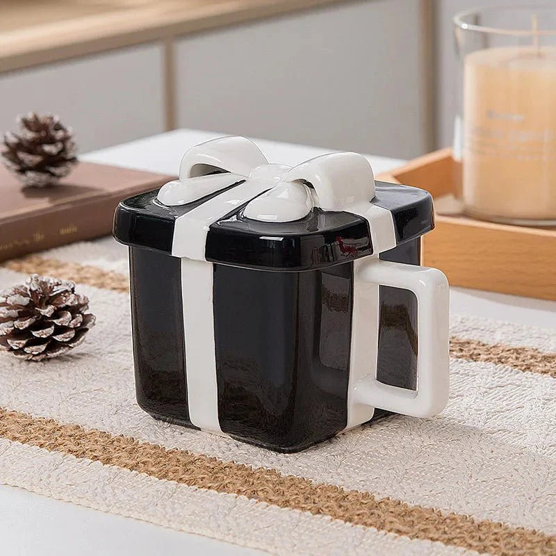 Keramische Weihnachtsgeschenk-Kaffeetasse mit Deckel