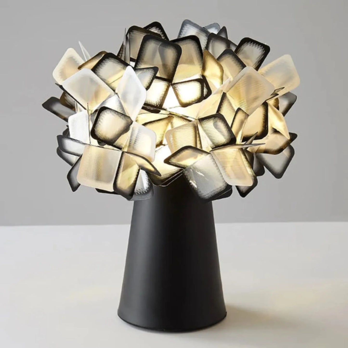 Dekorative Tischlampe Metall | LuxeLight