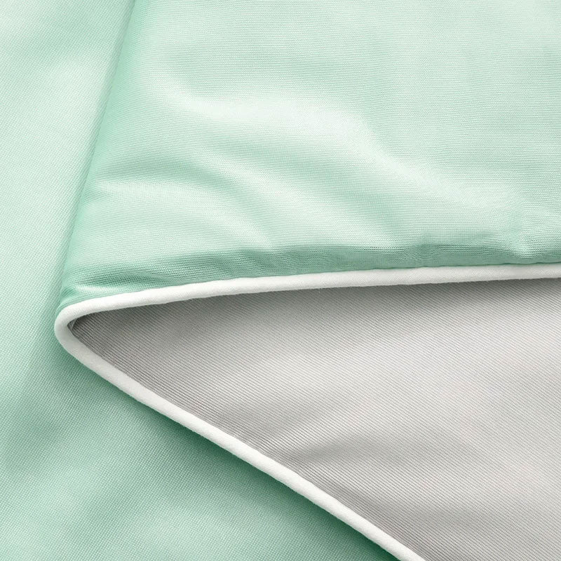 CoolBreeze – Luxuriöse atmungsaktive Kühldecke für optimalen Schlafkomfort
