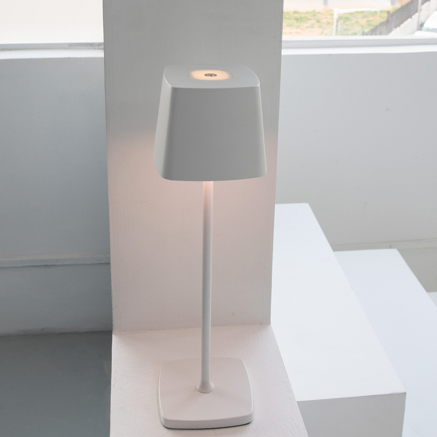 Royalux Tragbare Tischlampe – Kabellos, Dimmbar und Wasserfest LED Lampe