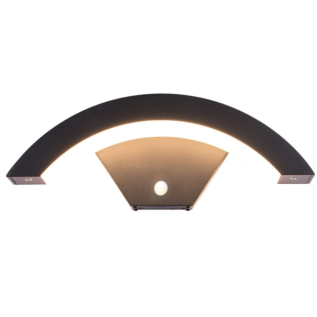 Außenwandleuchte mit gebogenem LED-Design