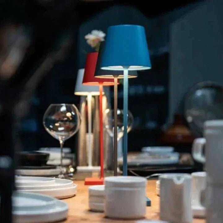 Drahtlose LED-Tischlampe für das Home Office - Elegantes Design & Ambiente