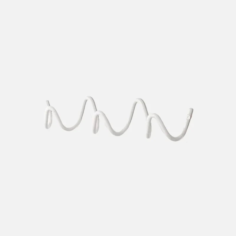 LineaLoop – Moderner Metall-Wandmantelständer mit elegantem Design
