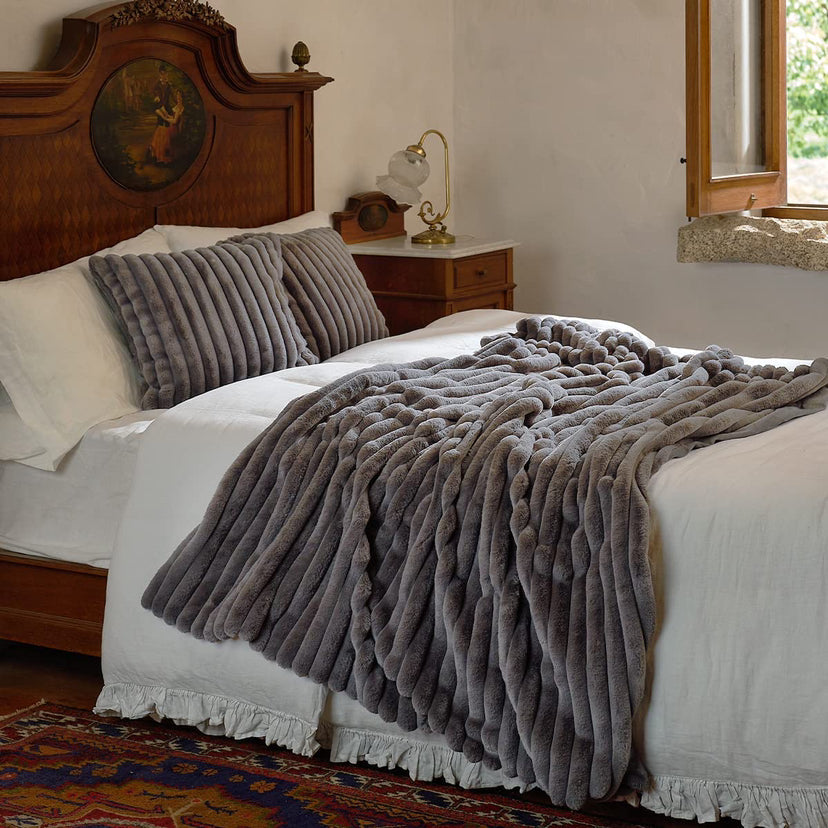 RoyaleGlow Lounge-Decke - Dick, Atmungsaktive Nordic Wurfdecke