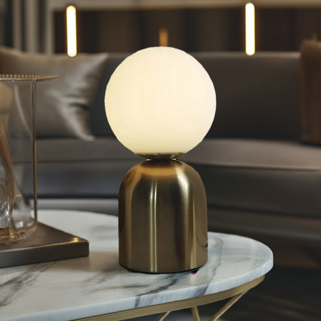NordLume – Stilvolle Eisen Tischlampe für ein zeitloses Interieur