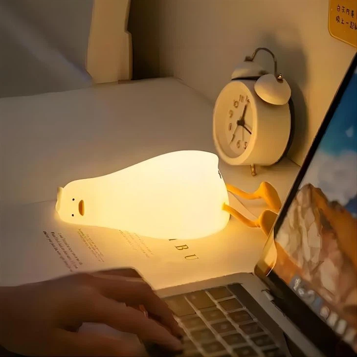 USB Wiederaufladbare LED Ente Nachtlicht – Niedliche Silikonlampe für Kinder & Kinderzimmerdekoration
