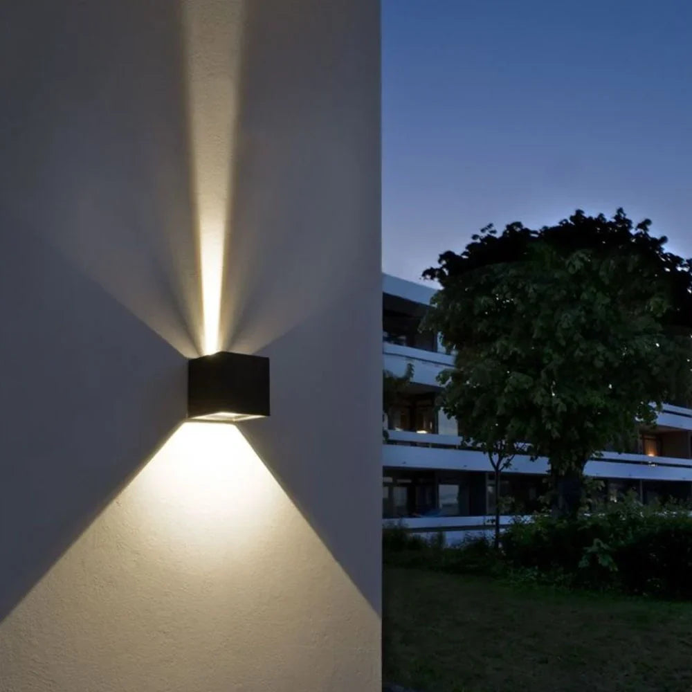 Moderne schwarze Aluminium-Wandlampe
