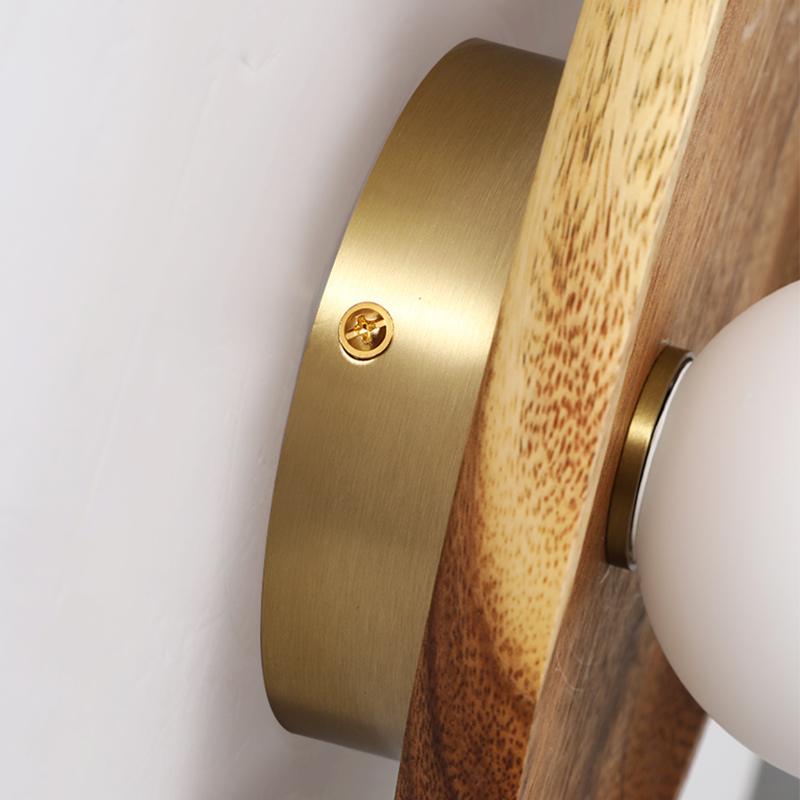 Wandleuchte aus Naturholz – Modernes Design und organische Wärme
