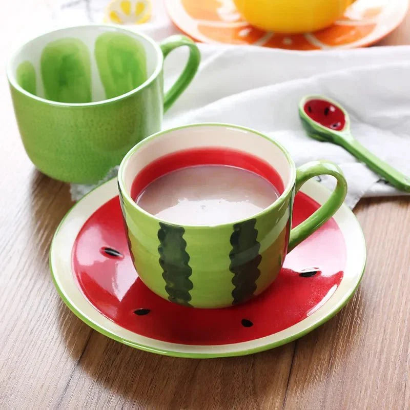 Passende Fruchtdesign-Tasse & Untertasse