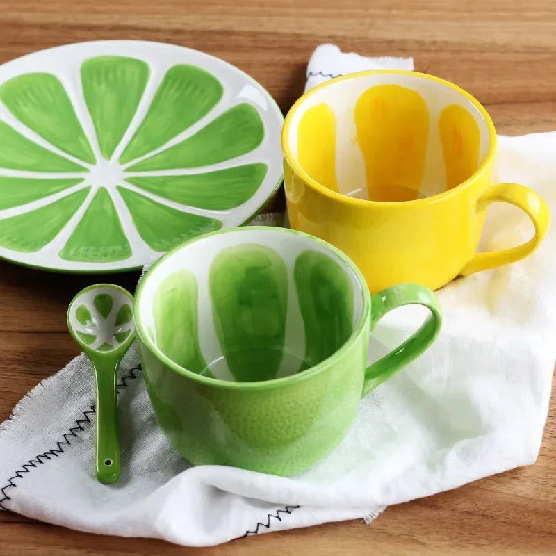 Passende Fruchtdesign-Tasse & Untertasse