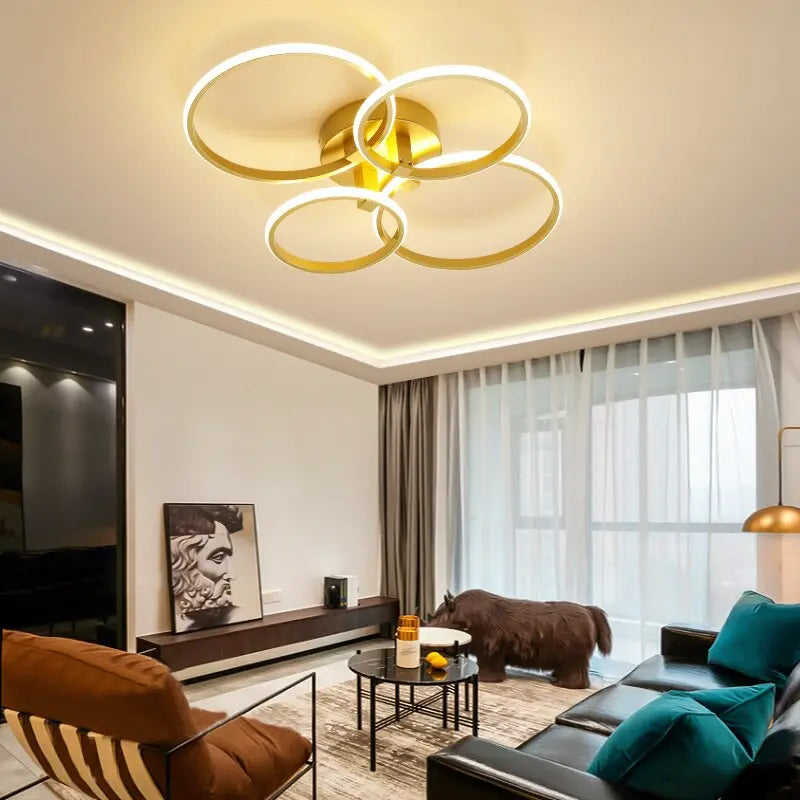 Goldene moderne Deckenleuchte mit LED-Beleuchtung und Fernbedienung