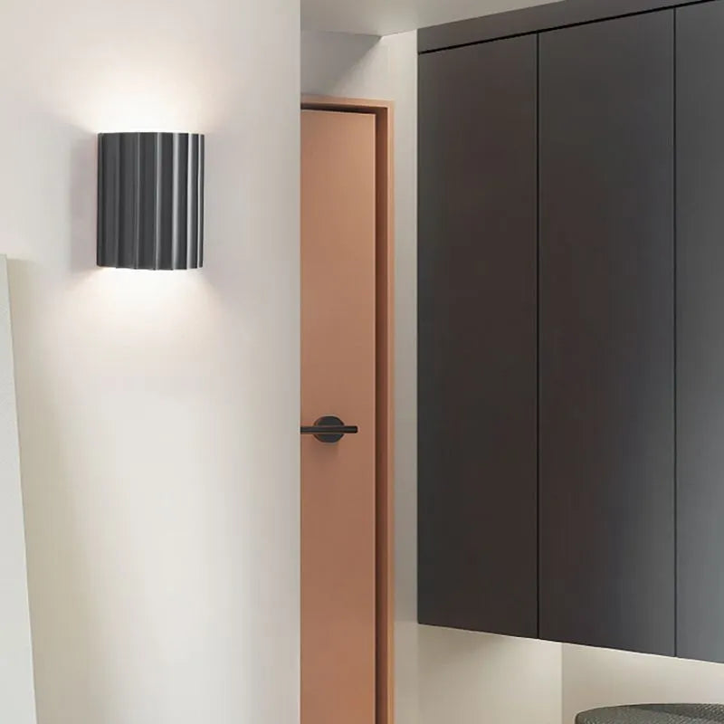 Moderne Design Wandleuchte – Lampenschirm in Falten
