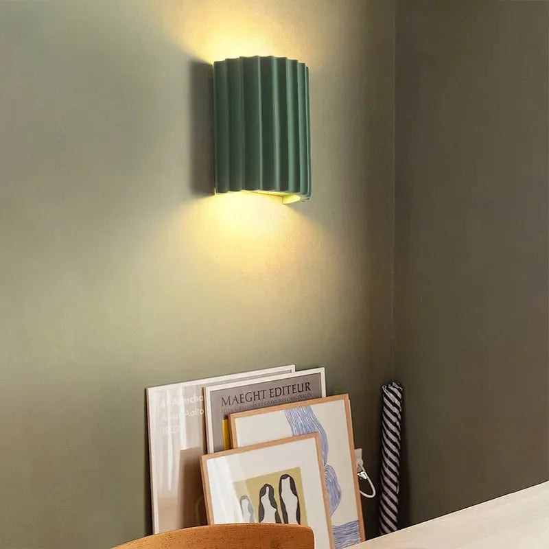 Moderne Design Wandleuchte – Lampenschirm in Falten