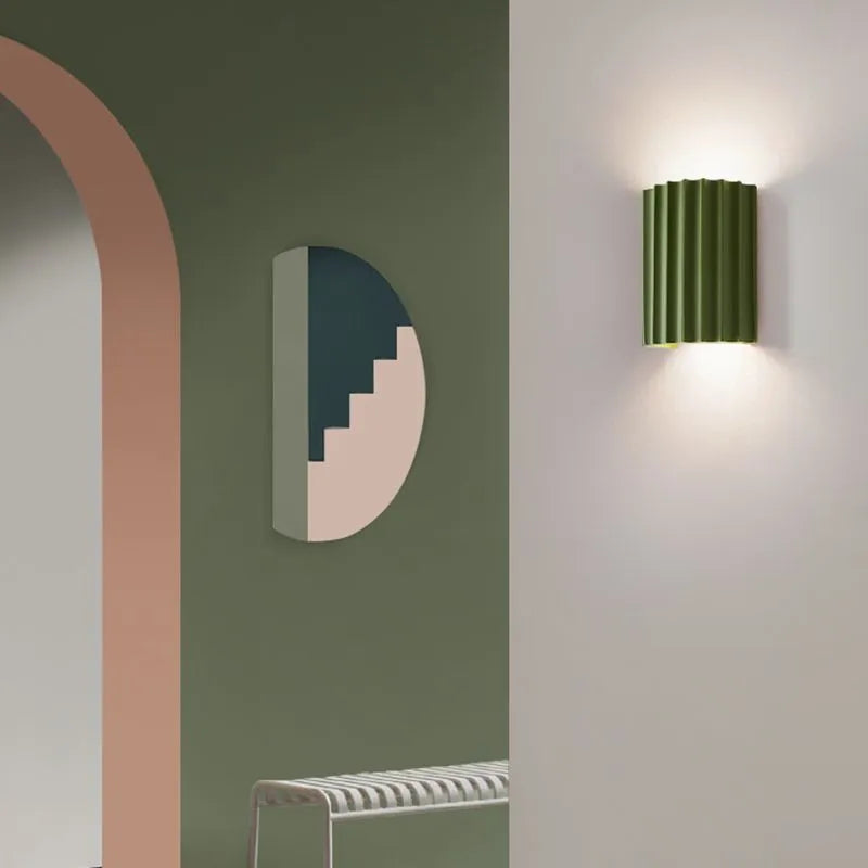 Moderne Design Wandleuchte – Lampenschirm in Falten