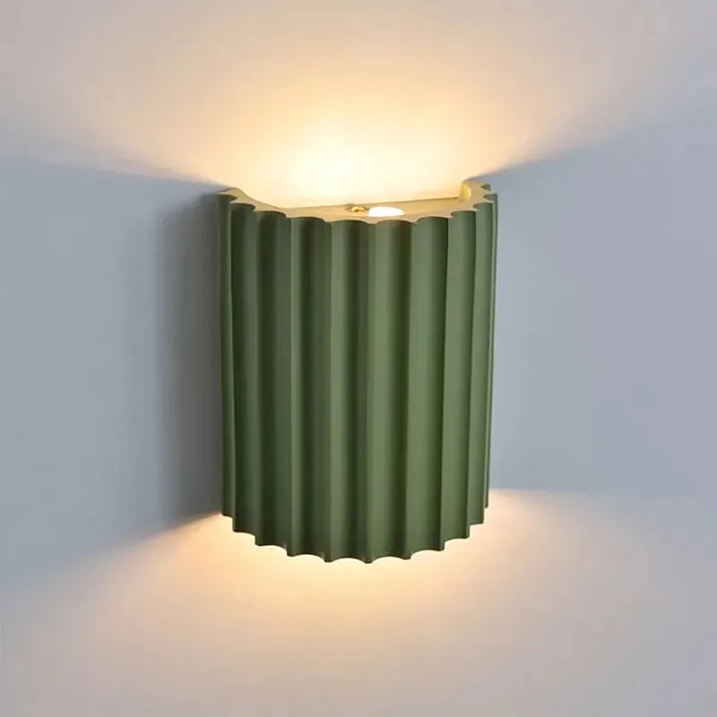 Moderne Design Wandleuchte – Lampenschirm in Falten