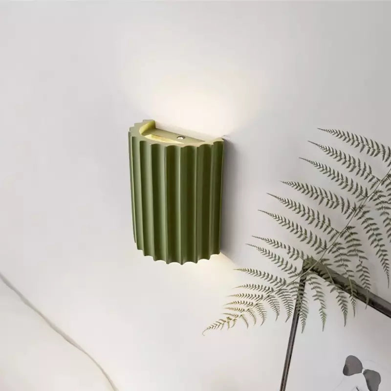 Moderne Design Wandleuchte – Lampenschirm in Falten