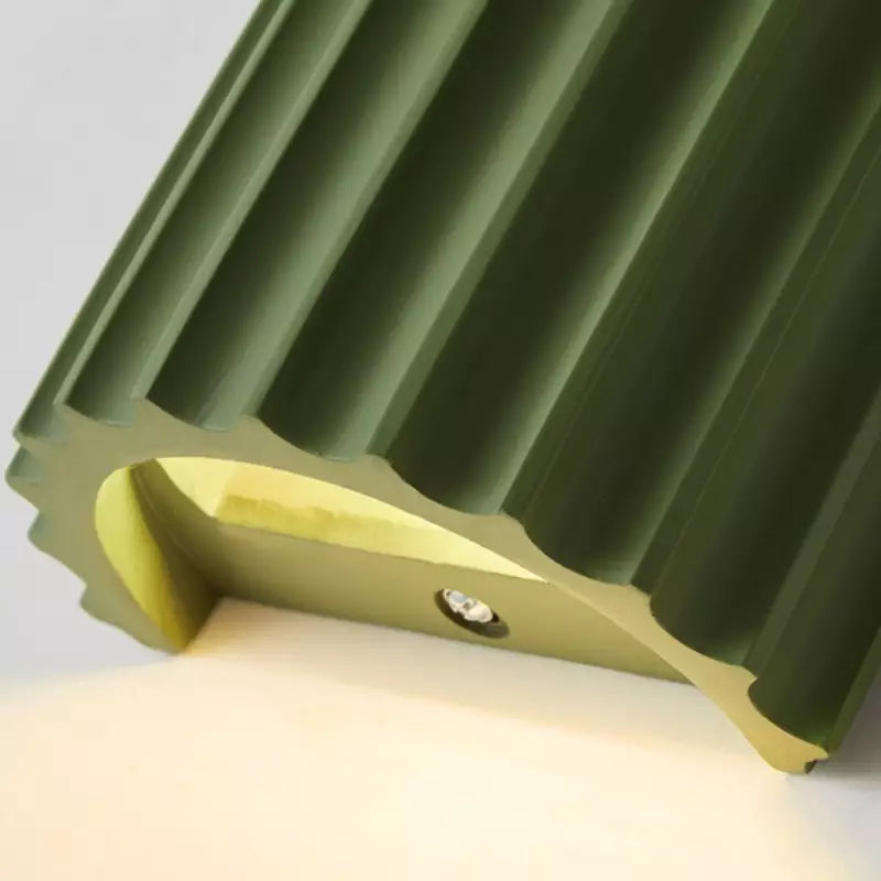 Moderne Design Wandleuchte – Lampenschirm in Falten